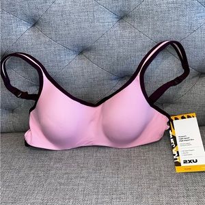 2XU Light Speed High Impact Sports Bra in Pink 34A